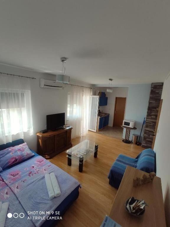 Apartments Antonija - Fitness Vinišće 外观 照片